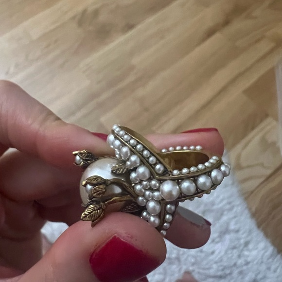 Authentic gucci pearl cluster ring - Picture 5 of 6